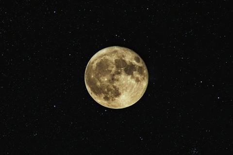 Vollmond, © Neven Krcmarek, Unsplash