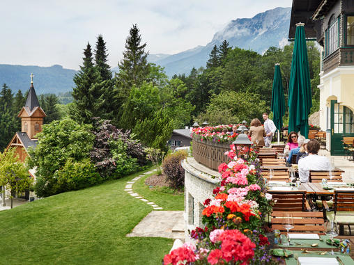 Nehmen Sie Platz auf der Terrasse! Nehmen Sie Platz auf der Terrasse!